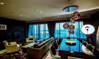 Condo en alquiler y en venta de 3 habitaciones en Khlong Toei, Bangkok