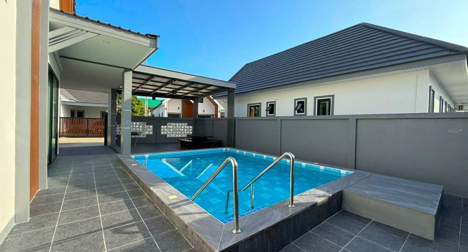 For rent 3 bedrooms villa in Bang Lamung, Chonburi
