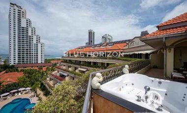 For sale 3 bedrooms condo in Pratumnak, Pattaya