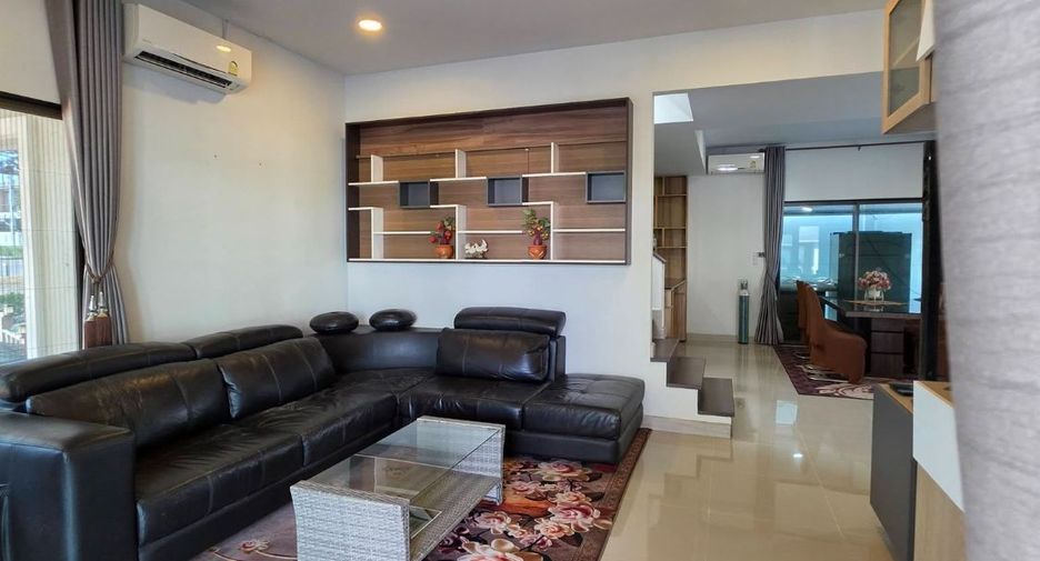 For rent 4 bedrooms house in East Pattaya, Pattaya