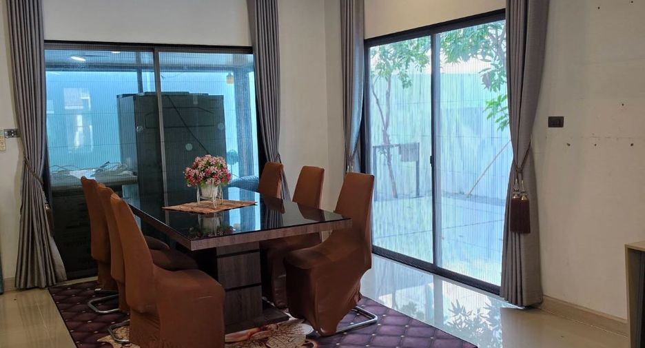 For rent 4 bedrooms house in East Pattaya, Pattaya