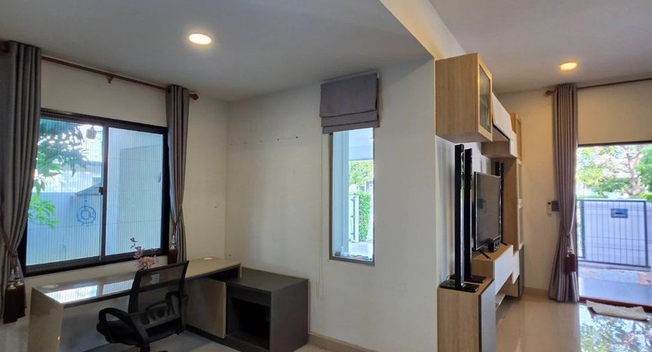 For rent 4 bedrooms house in East Pattaya, Pattaya