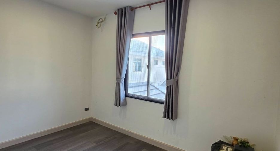 For rent 4 bedrooms house in East Pattaya, Pattaya