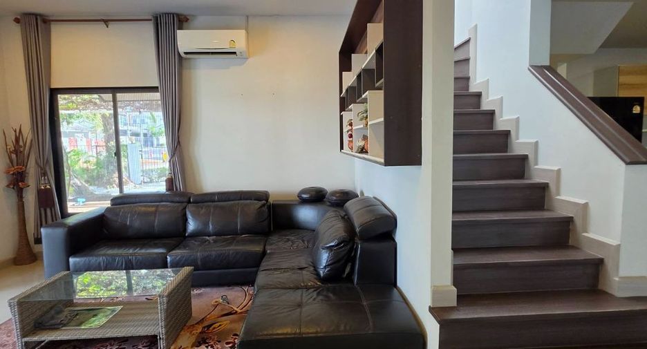 For rent 4 bedrooms house in East Pattaya, Pattaya
