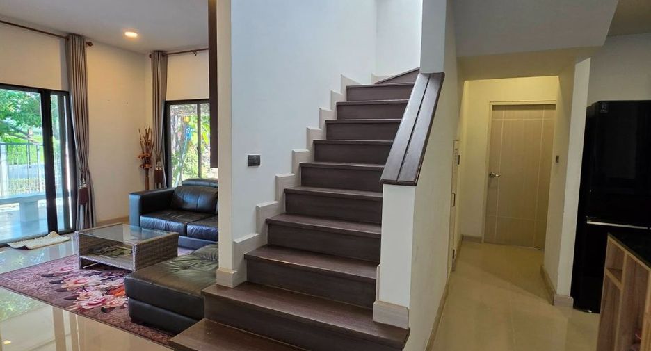 For rent 4 bedrooms house in East Pattaya, Pattaya