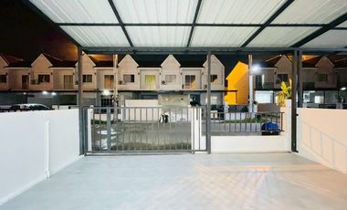 For sale 3 bedrooms townhouse in South Pattaya, Pattaya