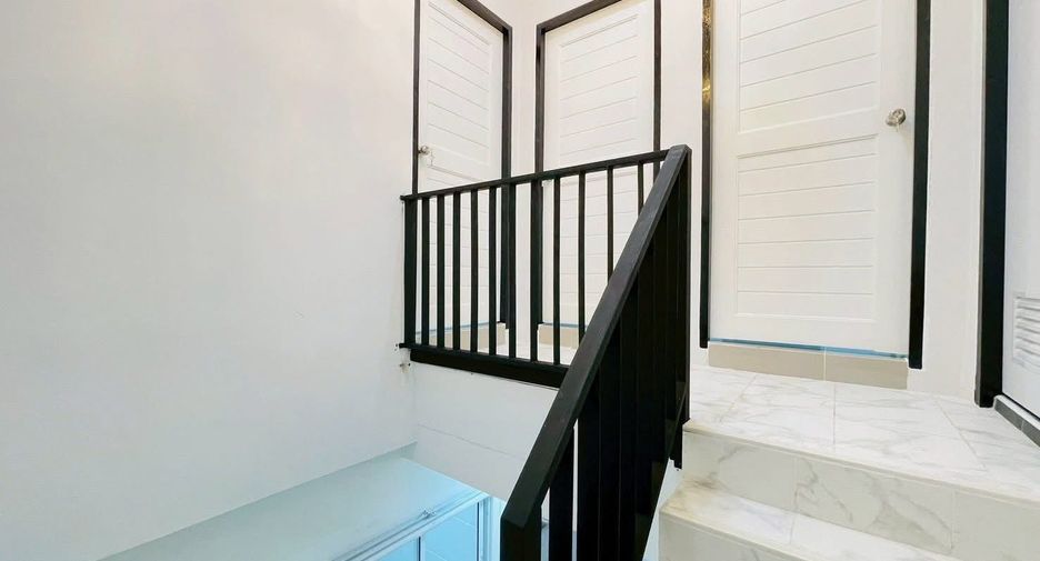 For sale 3 bedrooms townhouse in South Pattaya, Pattaya