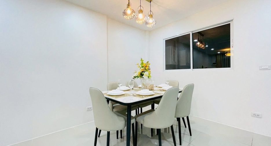 For sale 3 bedrooms townhouse in South Pattaya, Pattaya