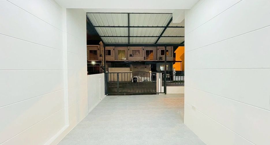 For sale 3 bedrooms townhouse in South Pattaya, Pattaya