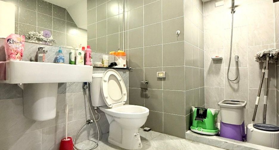 For sale 3 bedrooms townhouse in Bang Phli, Samut Prakan