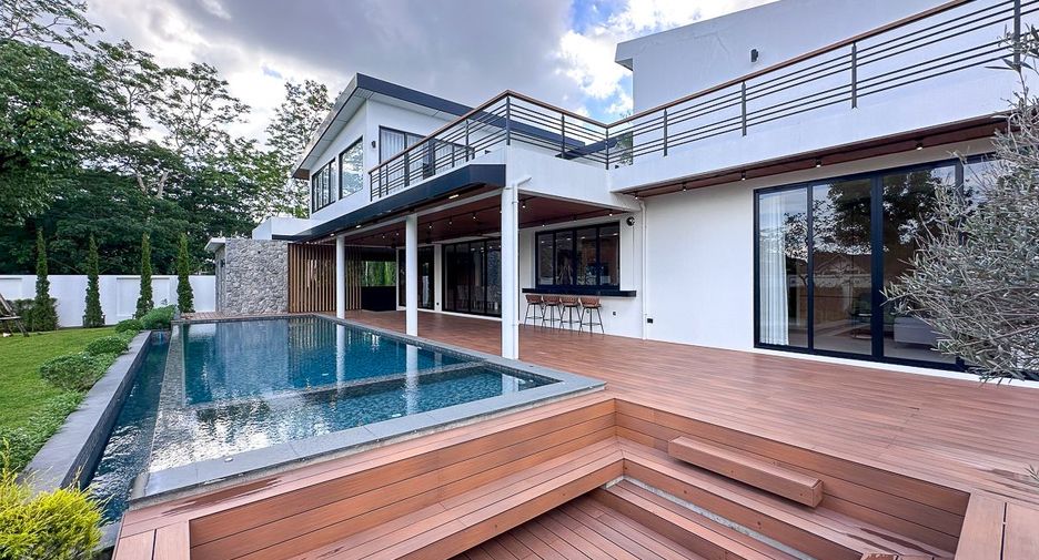 Villa zum Kauf mit 5 Zimmer in Mueang Chiang Mai, Chiang Mai