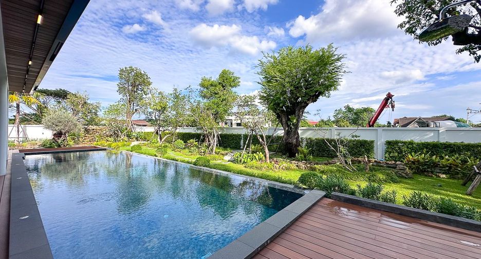 Villa zum Kauf mit 5 Zimmer in Mueang Chiang Mai, Chiang Mai
