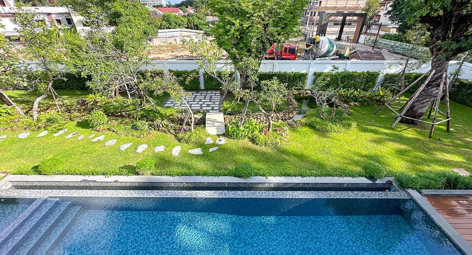 Villa zum Kauf mit 5 Zimmer in Mueang Chiang Mai, Chiang Mai