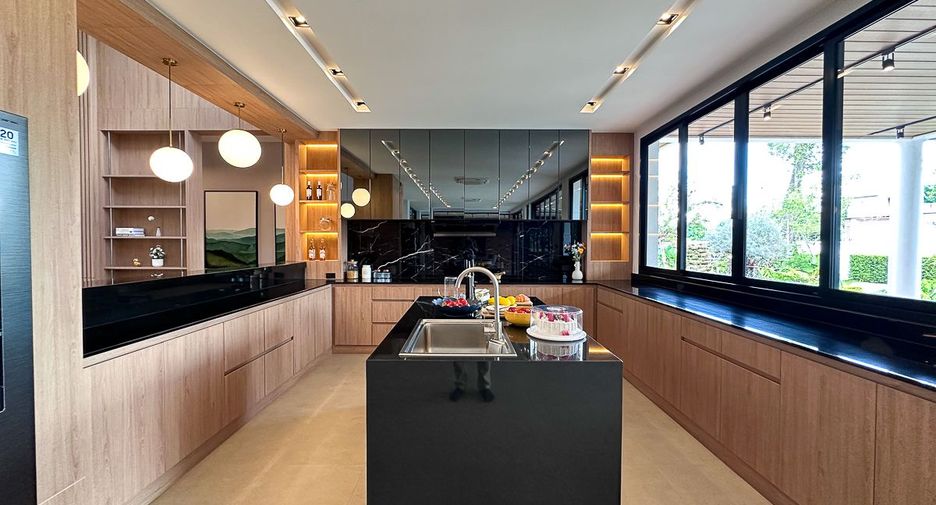 Villa zum Kauf mit 5 Zimmer in Mueang Chiang Mai, Chiang Mai