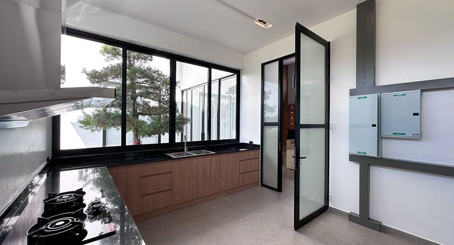Villa zum Kauf mit 5 Zimmer in Mueang Chiang Mai, Chiang Mai