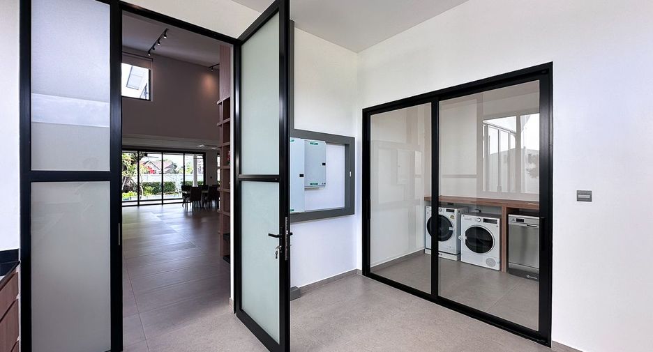 Villa zum Kauf mit 5 Zimmer in Mueang Chiang Mai, Chiang Mai
