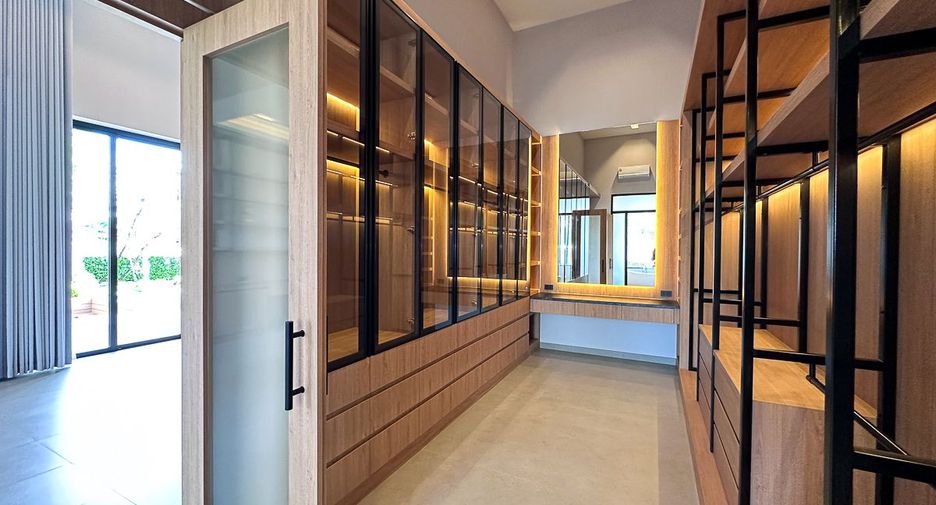 Villa zum Kauf mit 5 Zimmer in Mueang Chiang Mai, Chiang Mai
