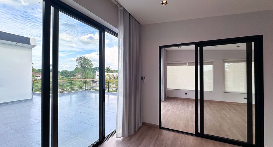 Villa zum Kauf mit 5 Zimmer in Mueang Chiang Mai, Chiang Mai