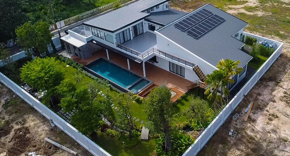 Villa zum Kauf mit 5 Zimmer in Mueang Chiang Mai, Chiang Mai