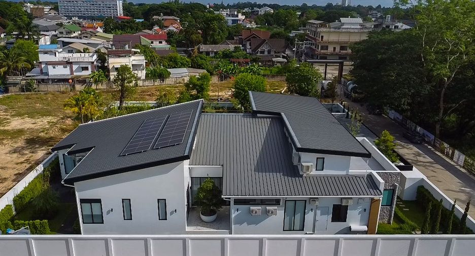 Villa zum Kauf mit 5 Zimmer in Mueang Chiang Mai, Chiang Mai