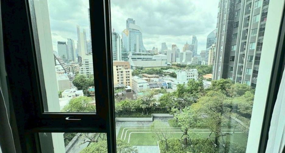 For rent 2 bedrooms condo in Pathum Wan, Bangkok