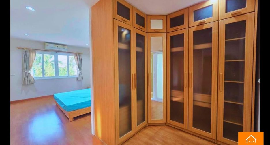 For rent 3 bedrooms house in Pak Kret, Nonthaburi