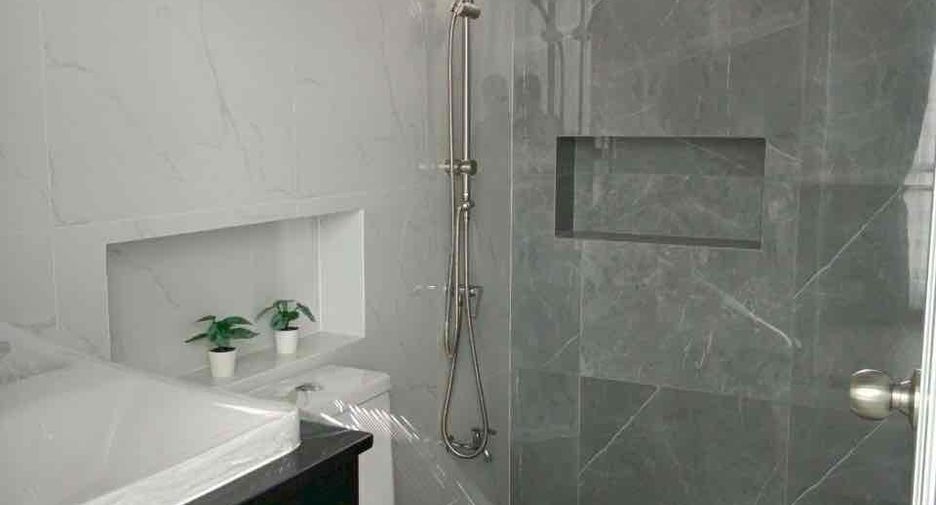 For sale and for rent 5 bedrooms villa in Hang Dong, Chiang Mai