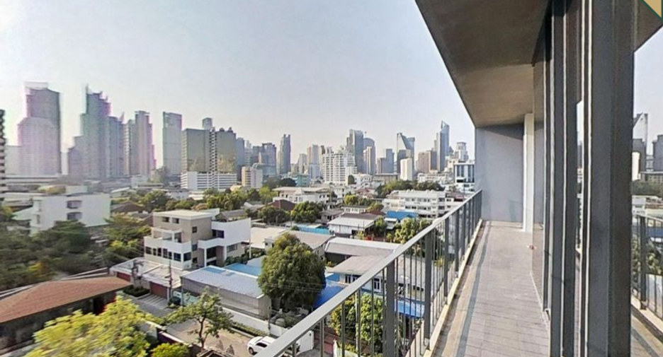 For rent 4 bedrooms condo in Khlong Toei, Bangkok