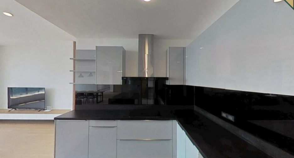 For rent 4 bedrooms condo in Khlong Toei, Bangkok