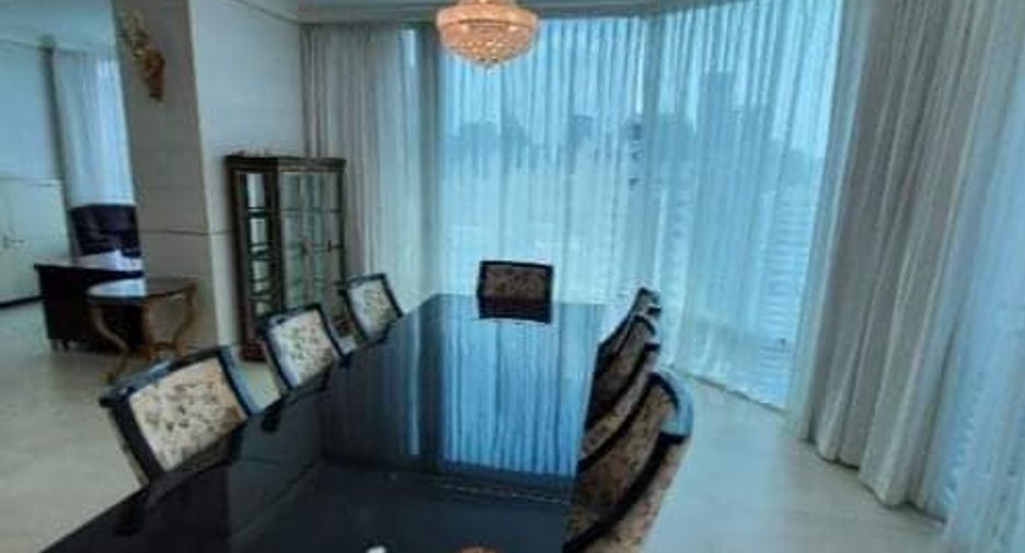 For rent 4 bedrooms condo in Watthana, Bangkok