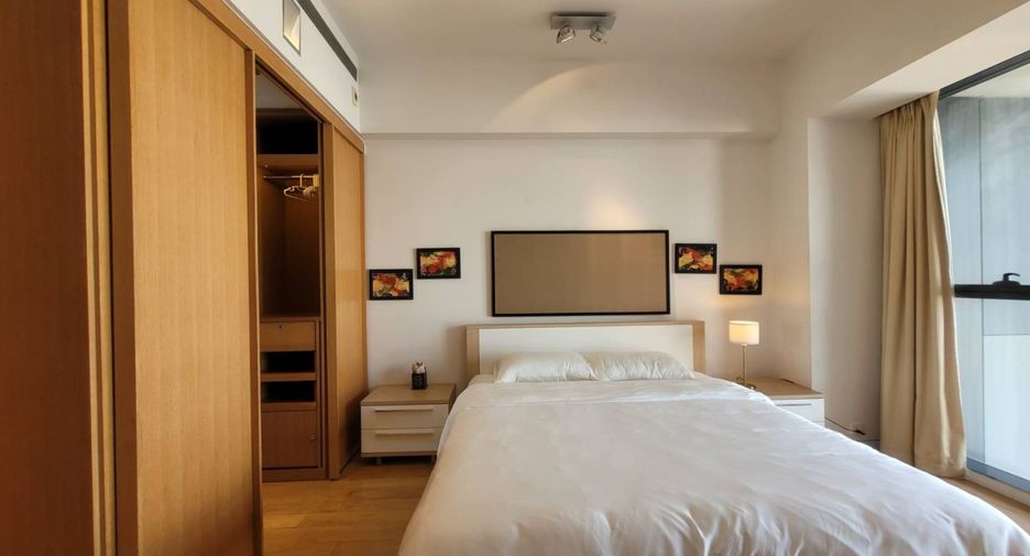 For rent 2 bedrooms condo in Sathon, Bangkok
