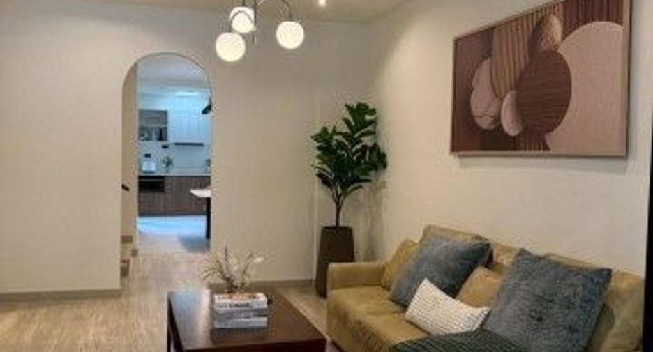 For sale 2 bedrooms townhouse in Mueang Chiang Mai, Chiang Mai