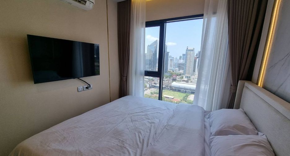 For rent 2 bedrooms condo in Huai Khwang, Bangkok
