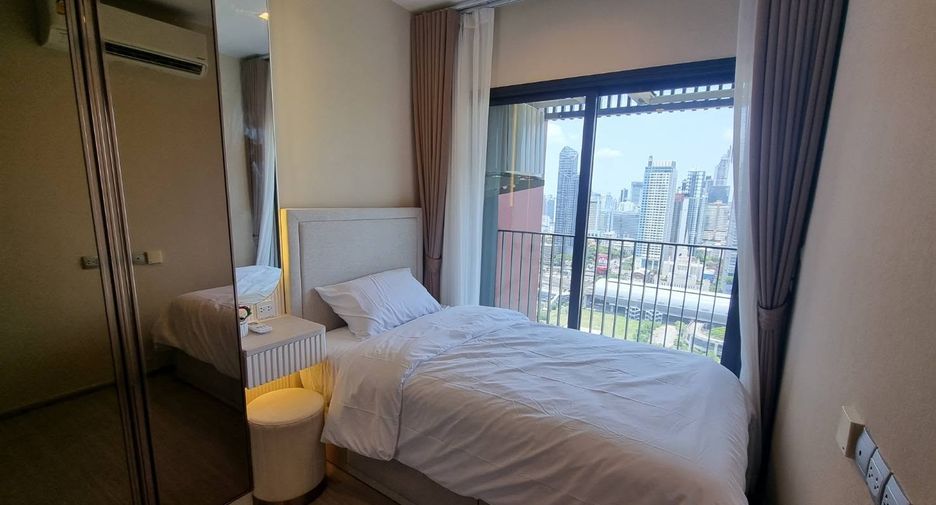 For rent 2 bedrooms condo in Huai Khwang, Bangkok