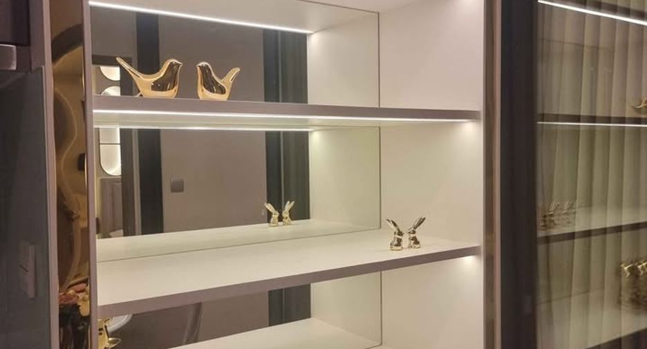 For rent 2 bedrooms condo in Huai Khwang, Bangkok