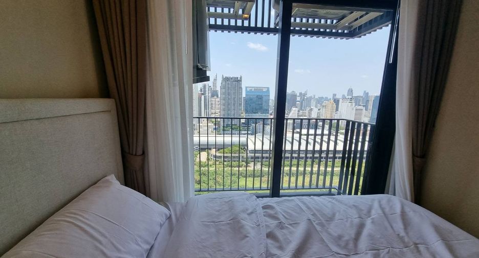 For rent 2 bedrooms condo in Huai Khwang, Bangkok