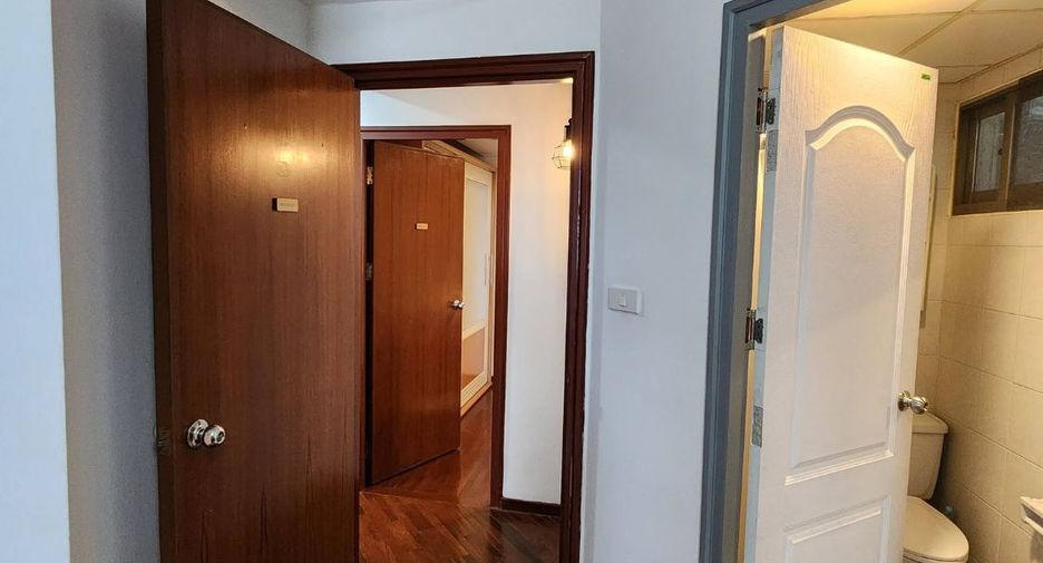 For rent 2 ベッドルーム condo in Yan Nawa, Bangkok