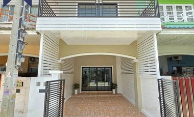 Reihenhaus zum Kauf mit 4 Zimmer in Bang Bua Thong, Nonthaburi