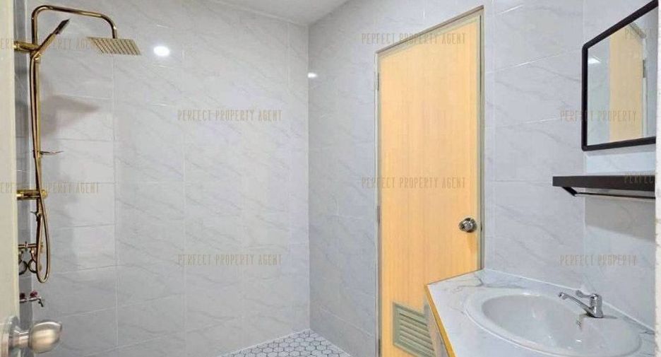 Reihenhaus zum Kauf mit 4 Zimmer in Bang Bua Thong, Nonthaburi