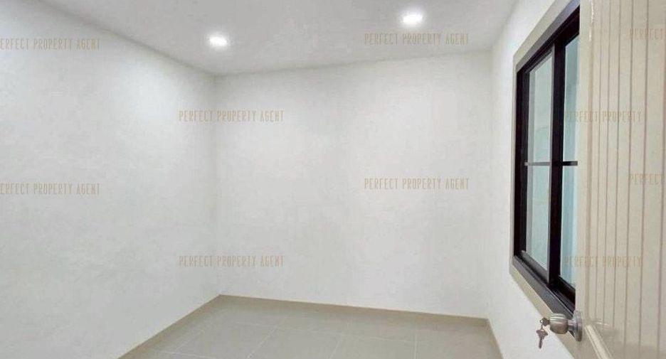 Reihenhaus zum Kauf mit 4 Zimmer in Bang Bua Thong, Nonthaburi