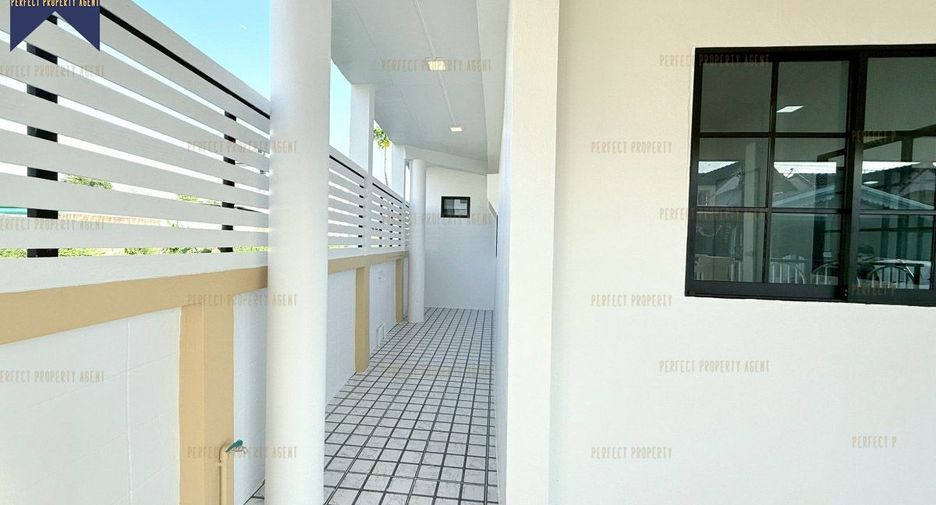 Продажа 3 спальни таунхаус в Нонг Чок, Бангкок