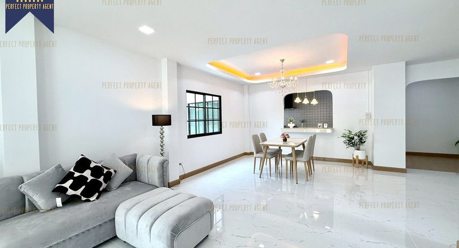 Haus zum Kauf mit 4 Zimmer in Nong Chok, Bangkok