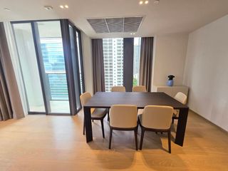 For rent 2 bedrooms condo in Pathum Wan, Bangkok
