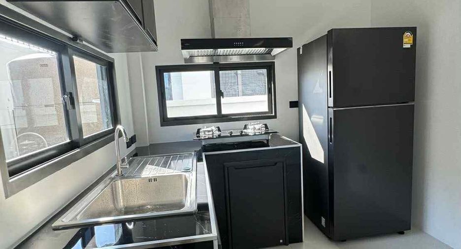 Haus zur Miete und zum Kauf mit 4 Zimmer in Bang Phli, Samut Prakan