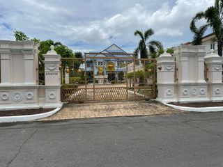 Casa en venta de 5 habitaciones en Phra Khanong, Bangkok