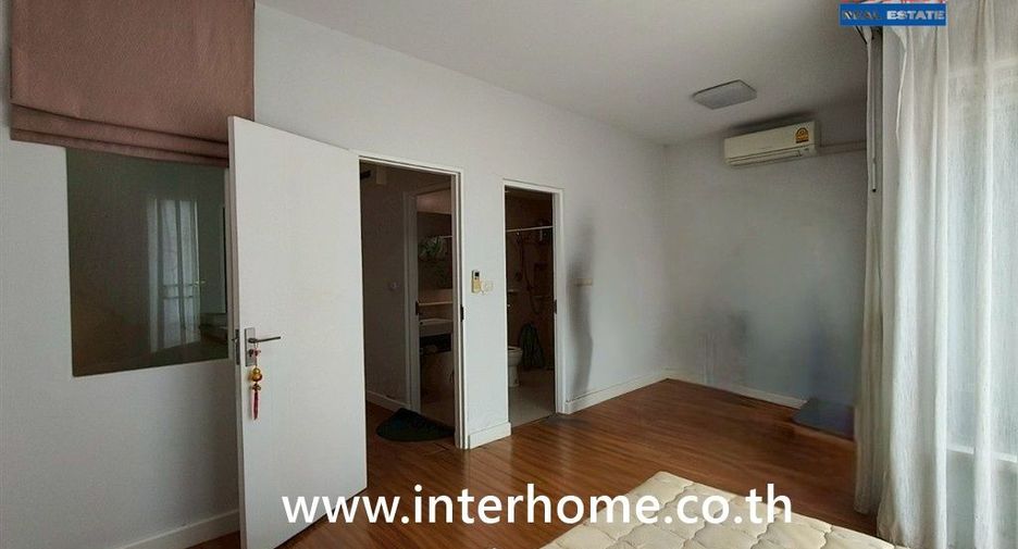 For sale 3 bedrooms townhouse in Mueang Nonthaburi, Nonthaburi
