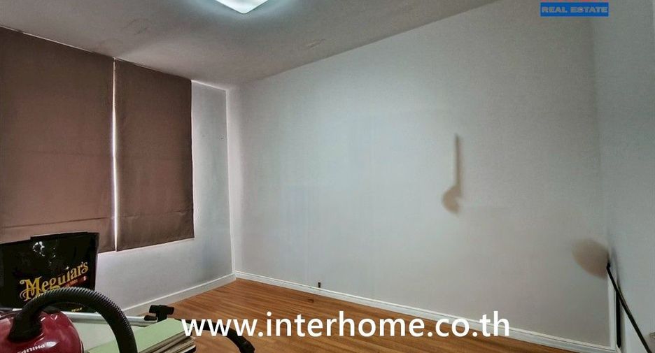 For sale 3 bedrooms townhouse in Mueang Nonthaburi, Nonthaburi
