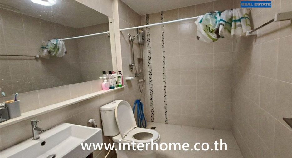For sale 3 bedrooms townhouse in Mueang Nonthaburi, Nonthaburi