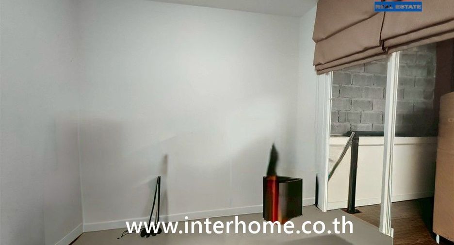For sale 3 bedrooms townhouse in Mueang Nonthaburi, Nonthaburi