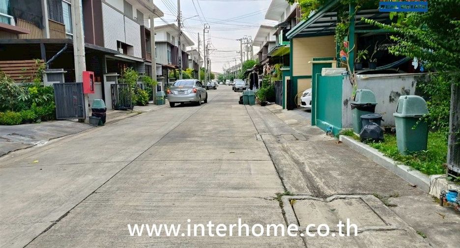 For sale 3 bedrooms townhouse in Mueang Nonthaburi, Nonthaburi